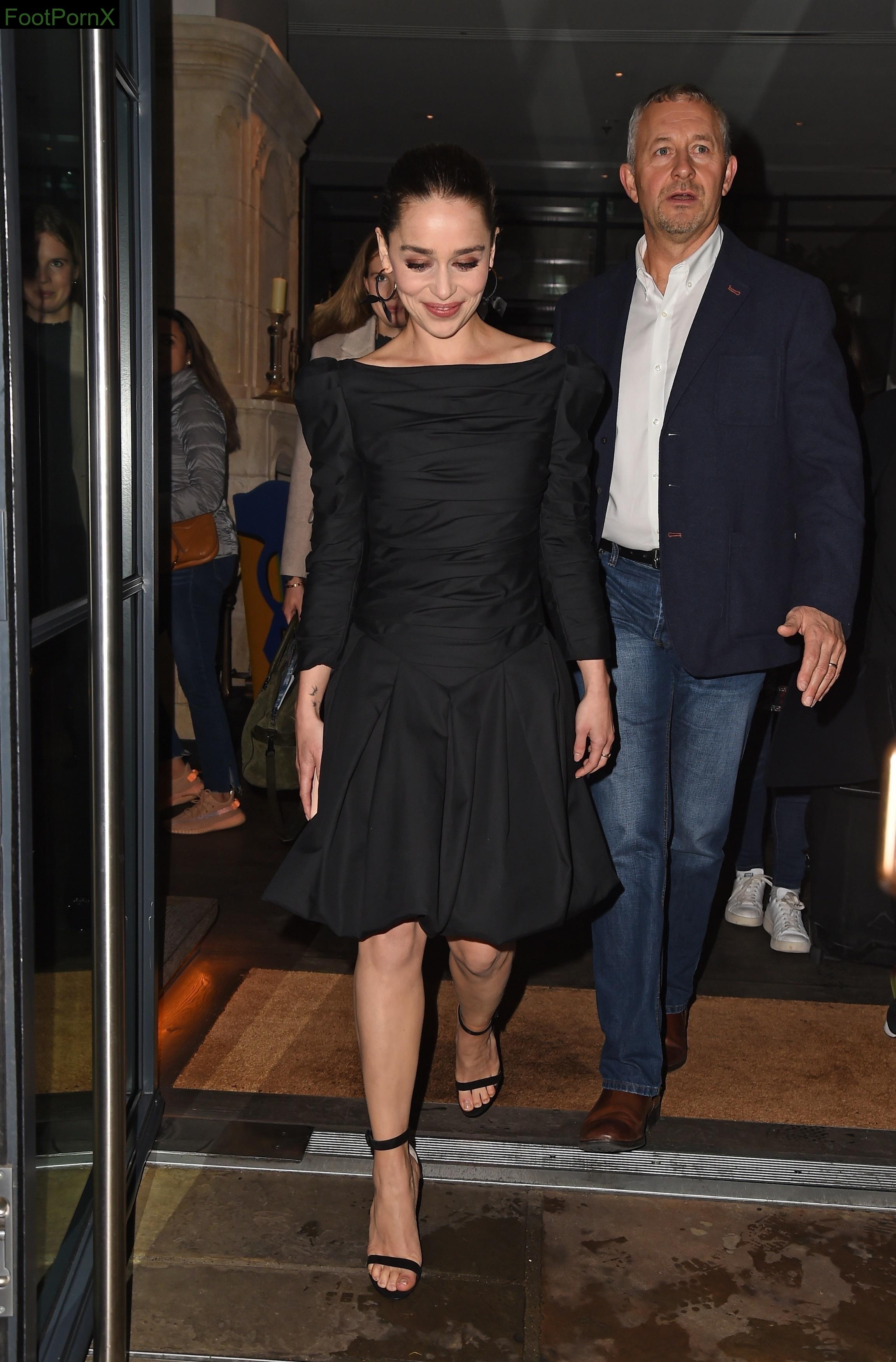emilia clarke feet photo 6