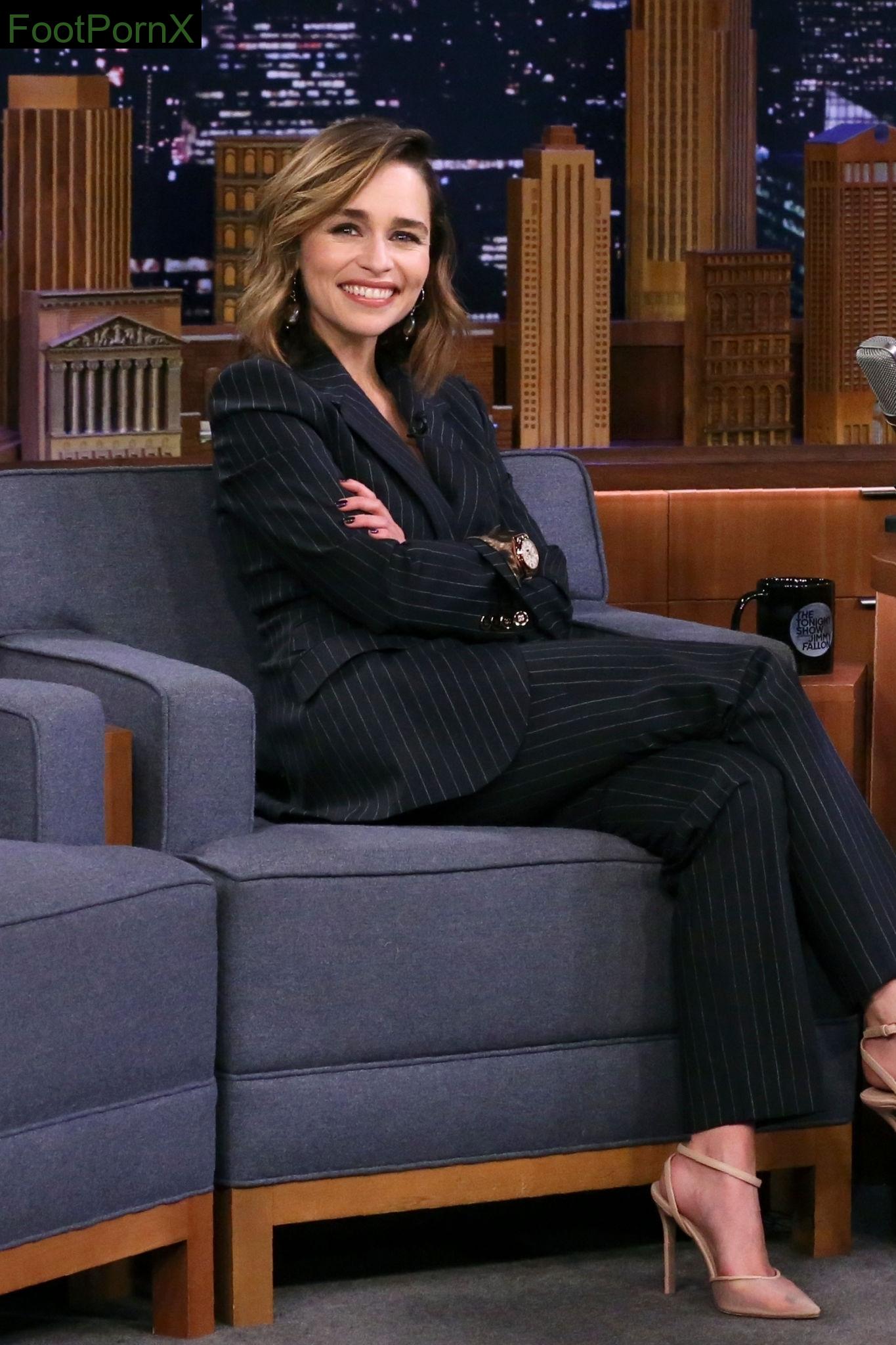 emilia clarke feet photo 2