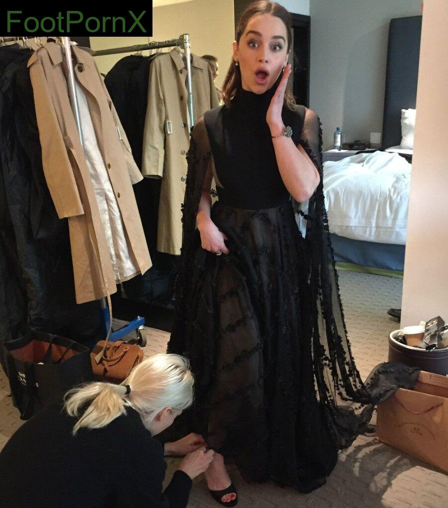 emilia clarke feet photo 8
