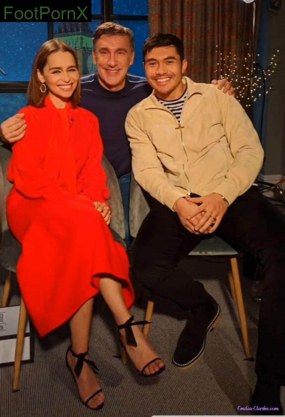 emilia clarke feet photo 11