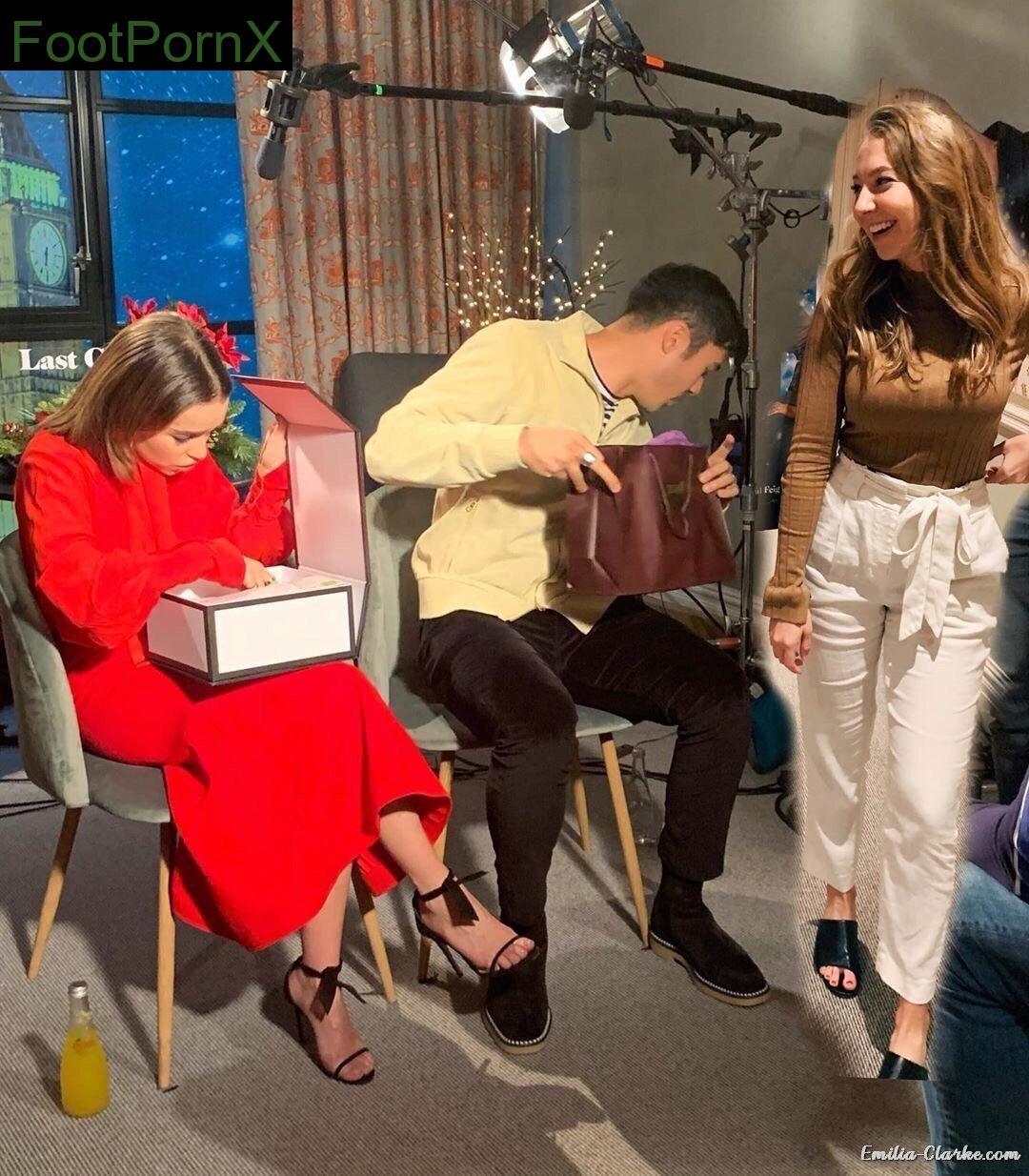 emilia clarke feet photo 10