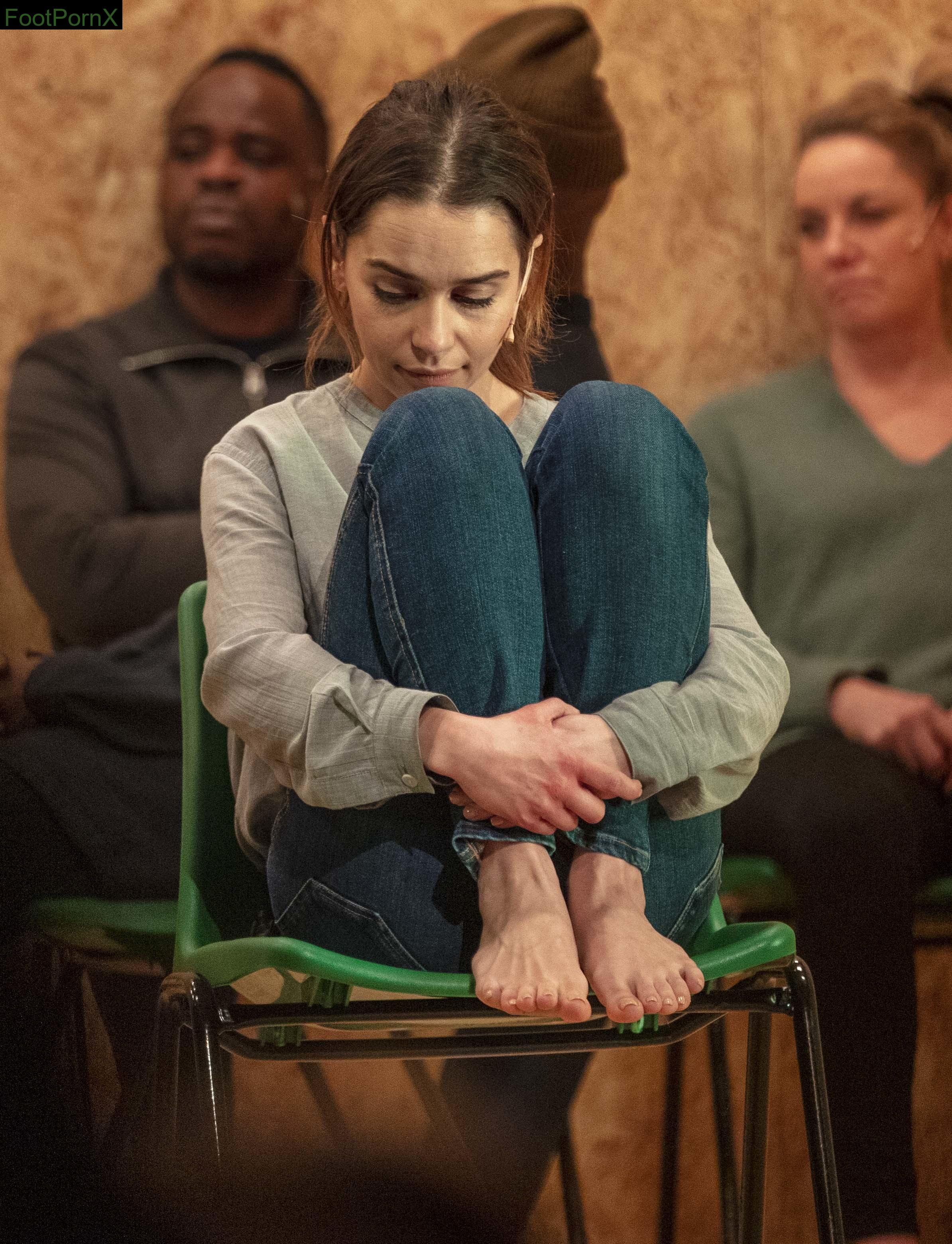 emilia clarke feet photo 8