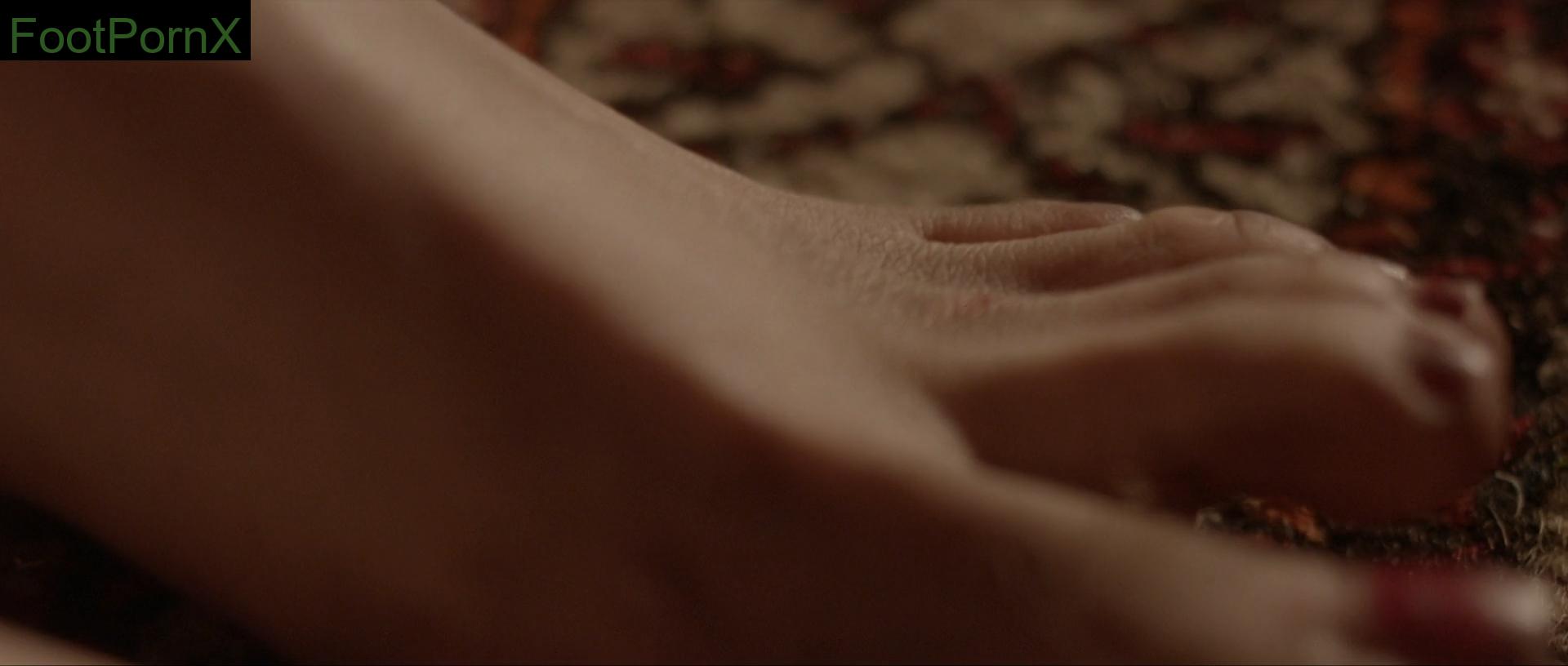 emilia clarke feet photo 4