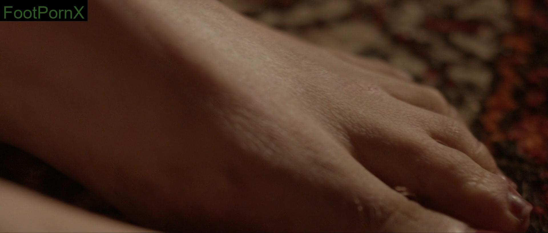 emilia clarke feet photo 3
