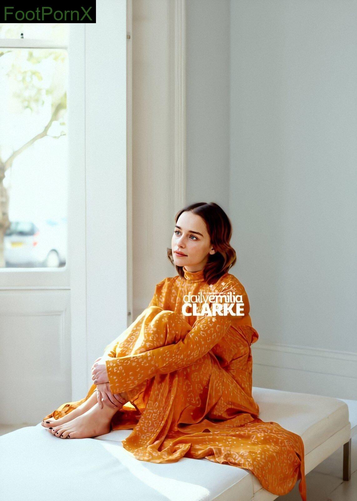 emilia clarke feet photo 17