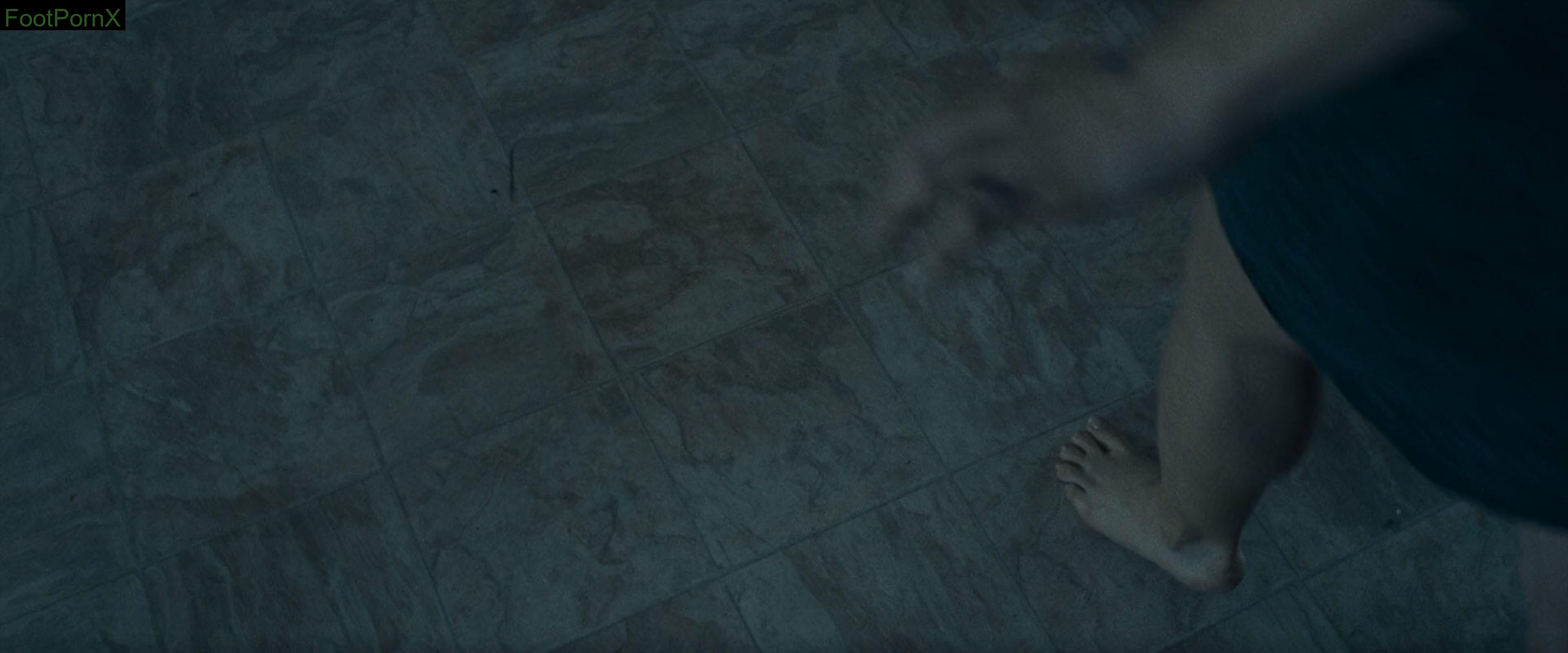 emilia clarke feet photo 23