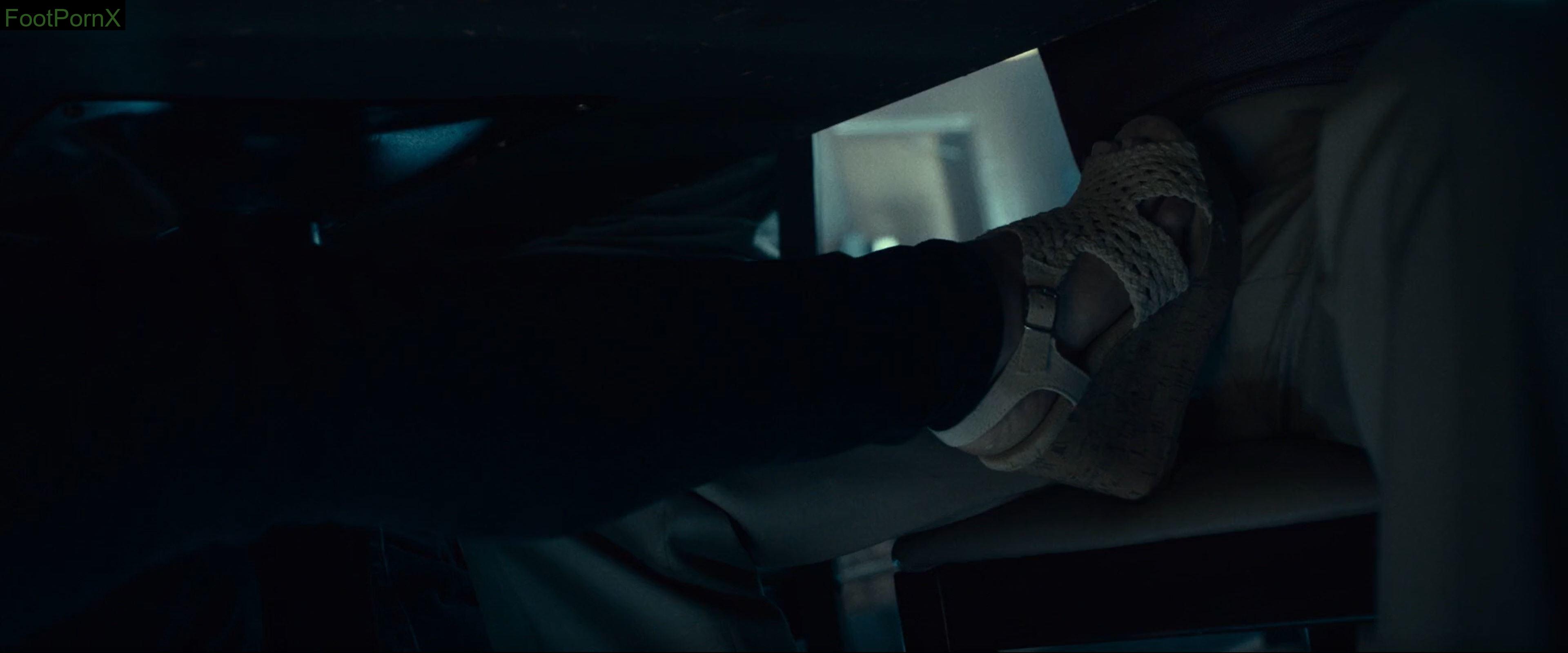 emilia clarke feet photo 3