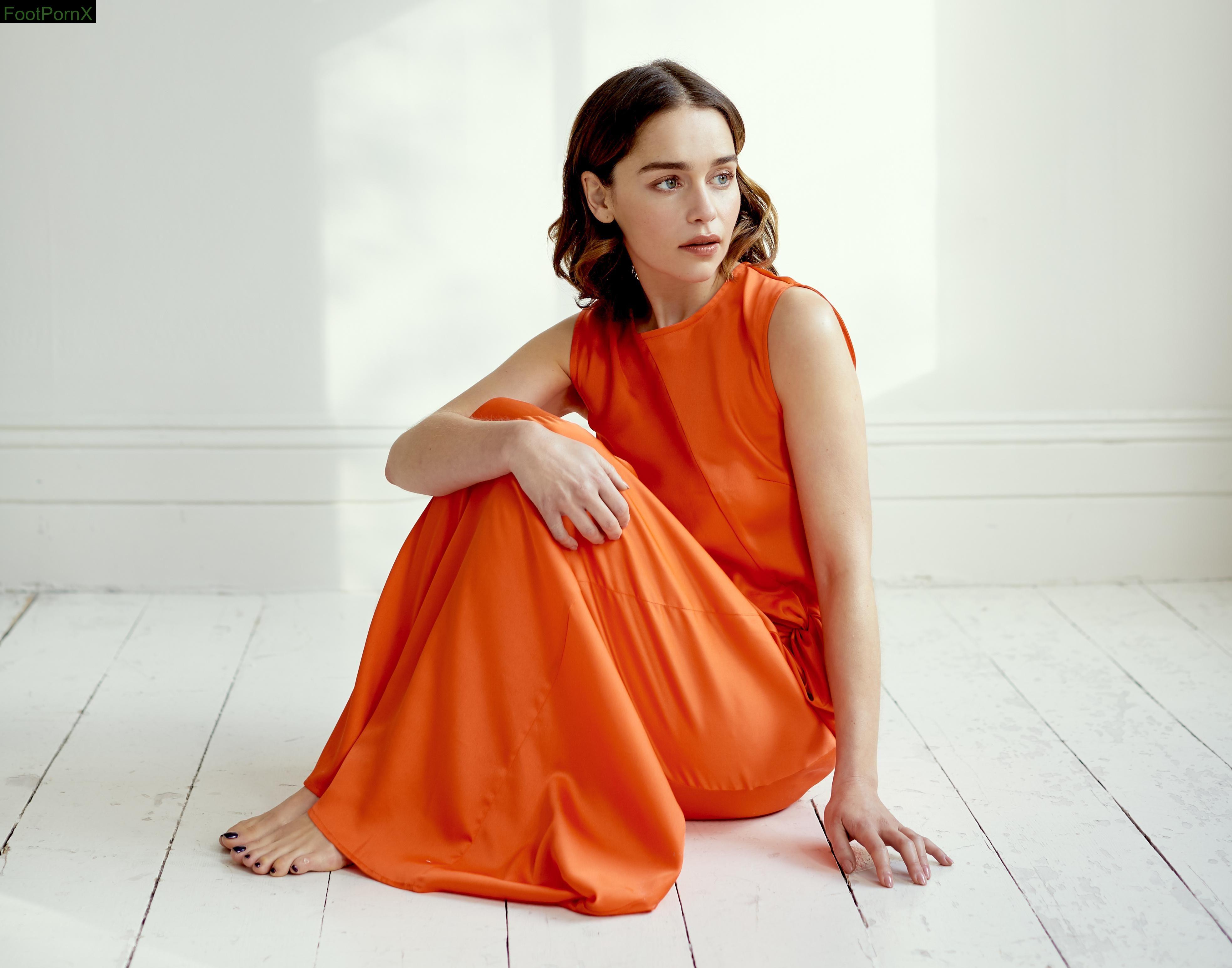 emilia clarke feet photo 5