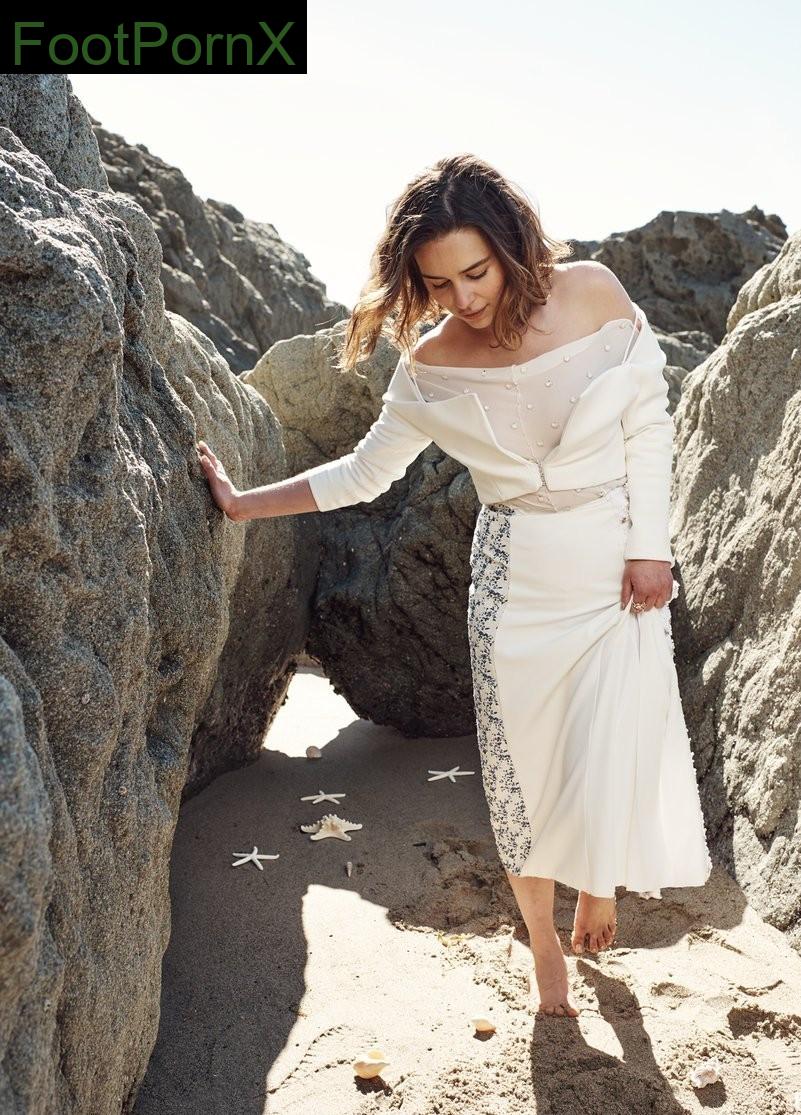emilia clarke feet photo 1