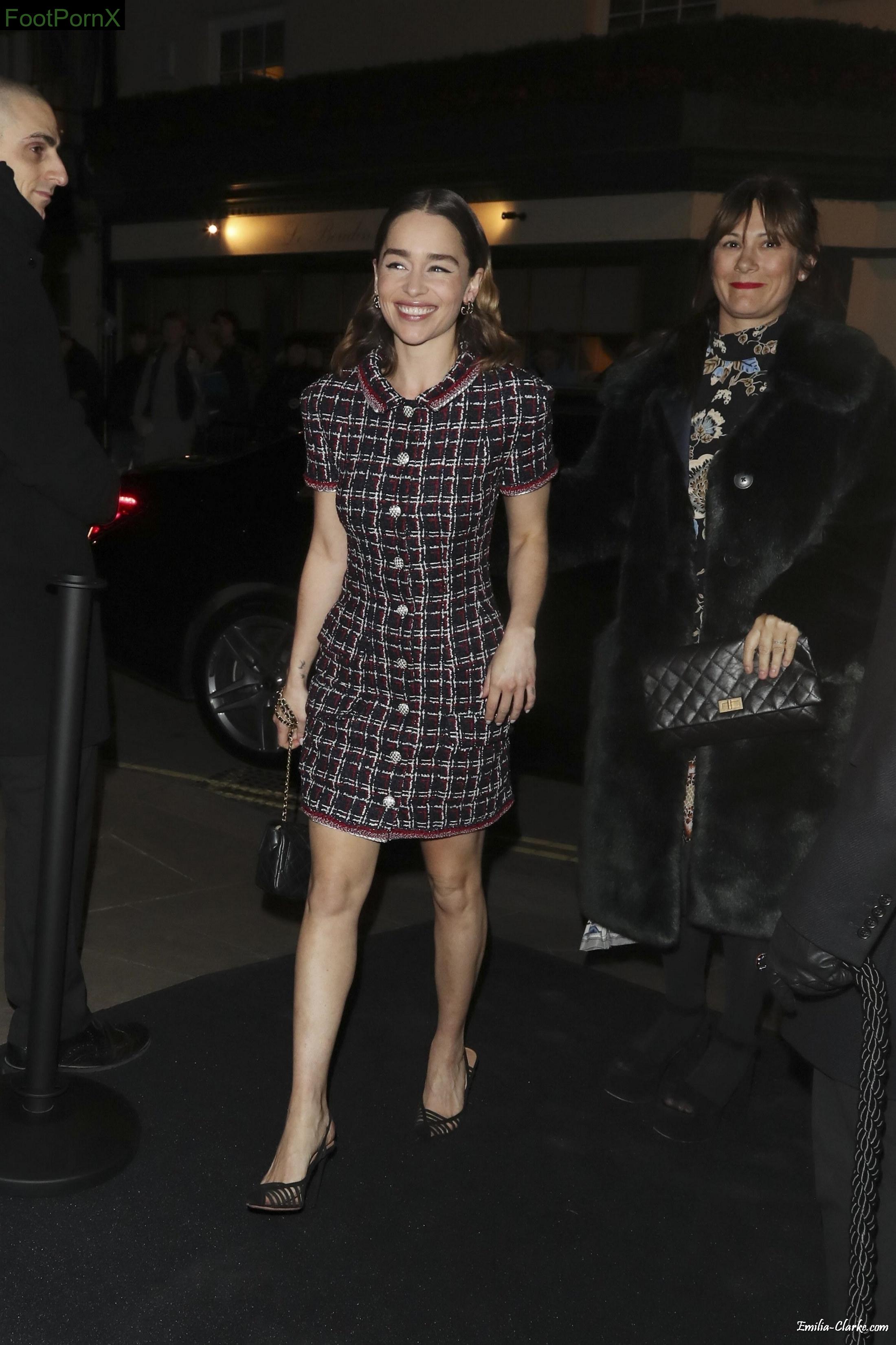 emilia clarke feet photo 2