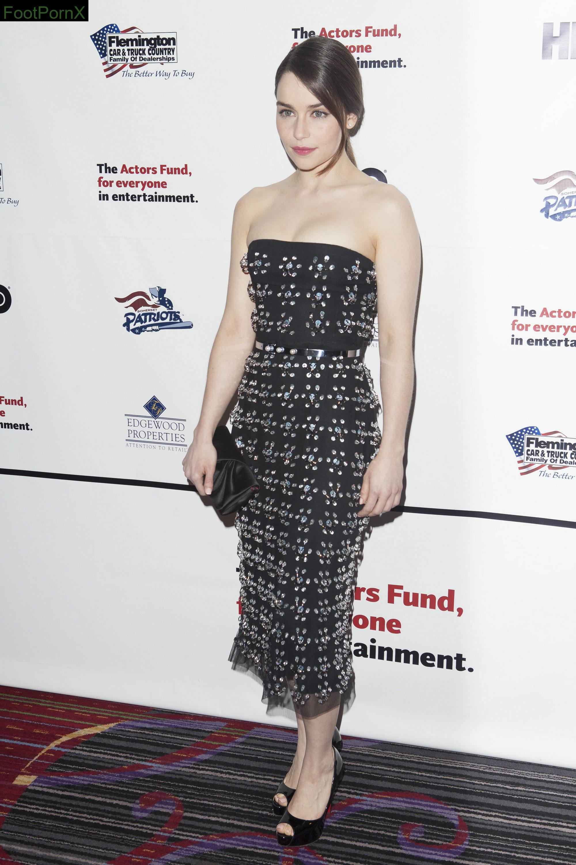 emilia clarke feet photo 15