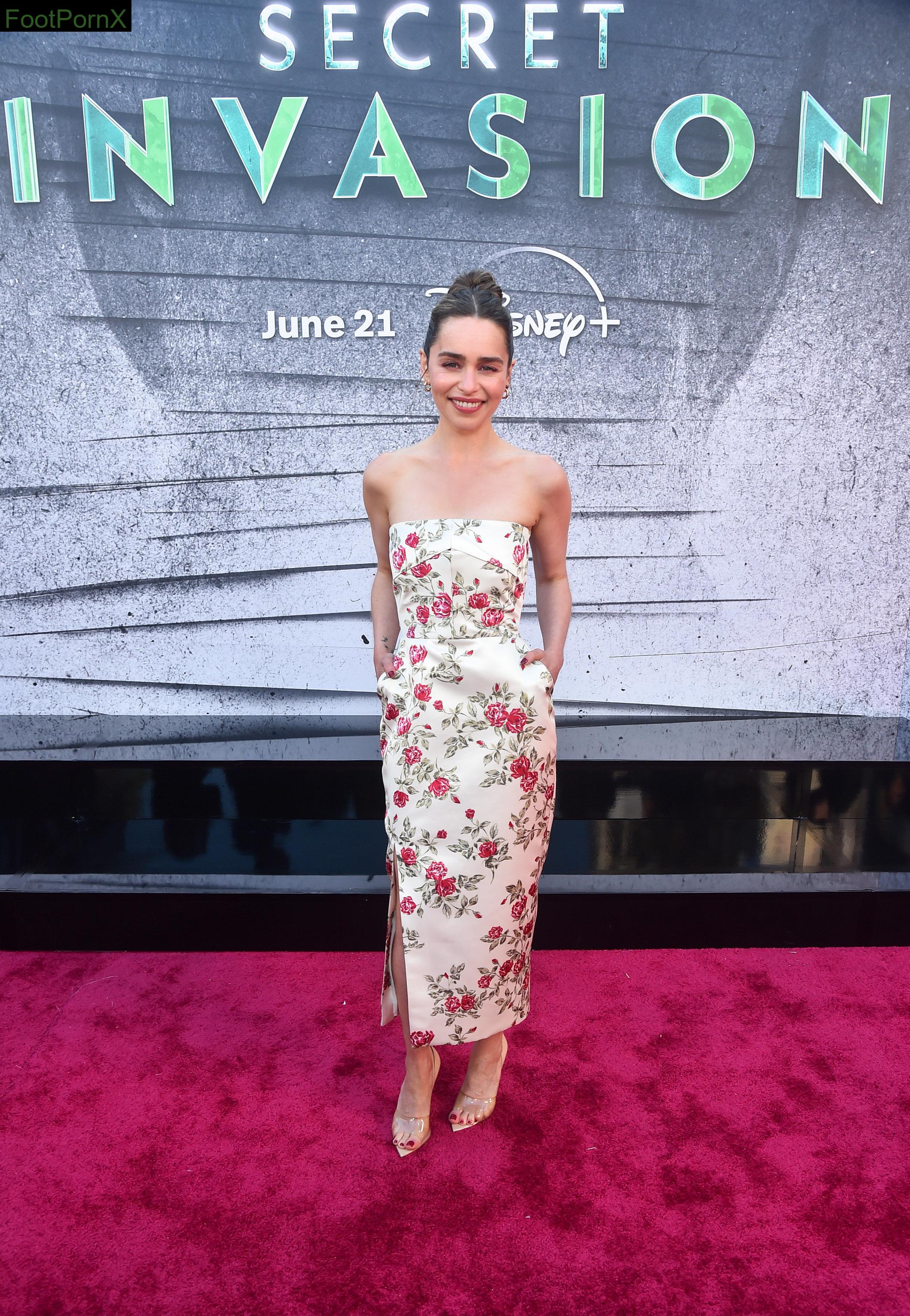emilia clarke feet photo 13