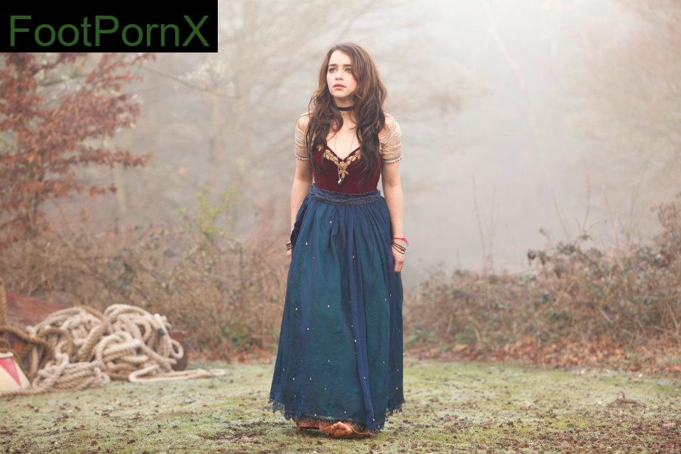 emilia clarke feet photo 20