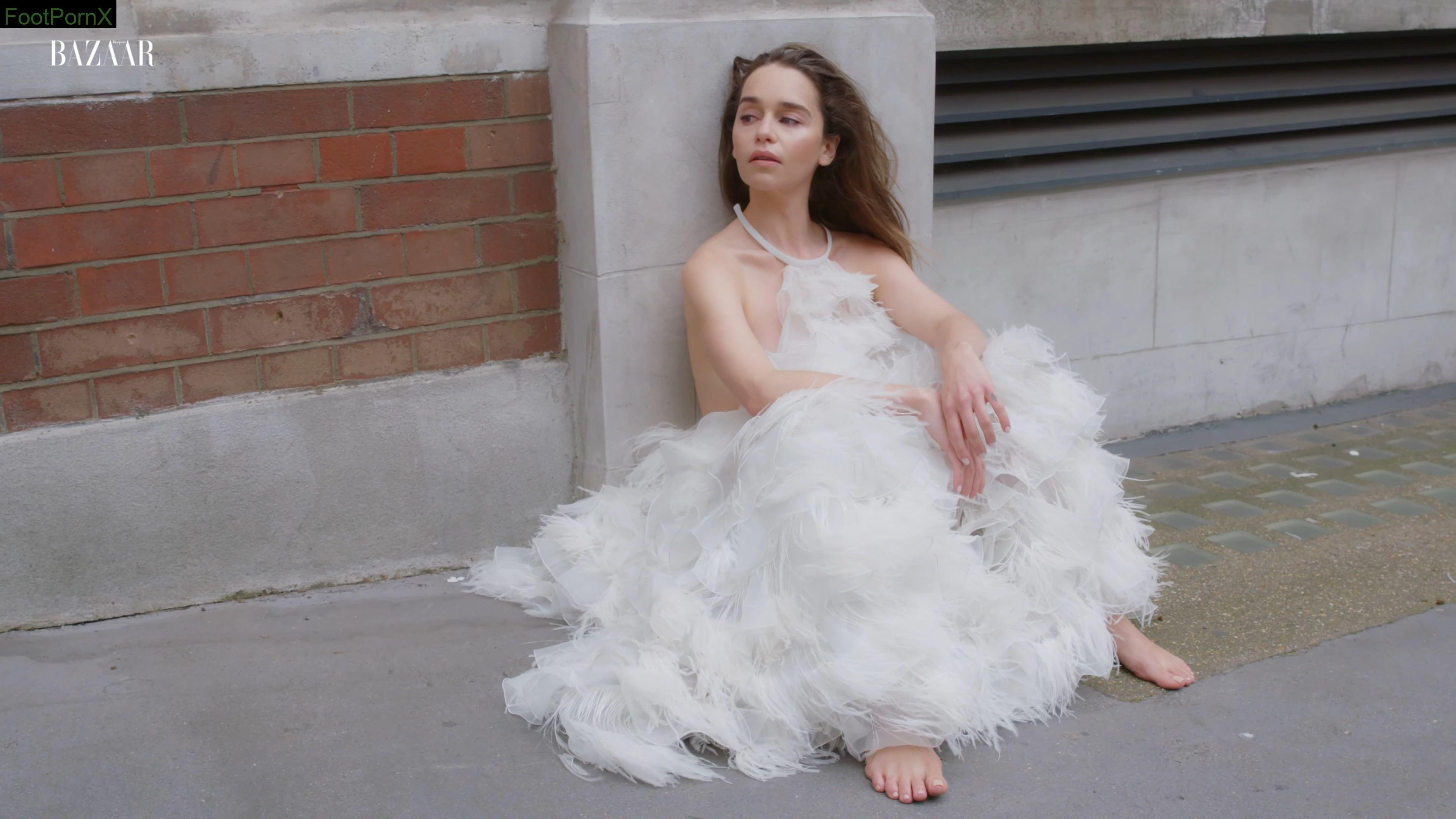 emilia clarke feet photo 10
