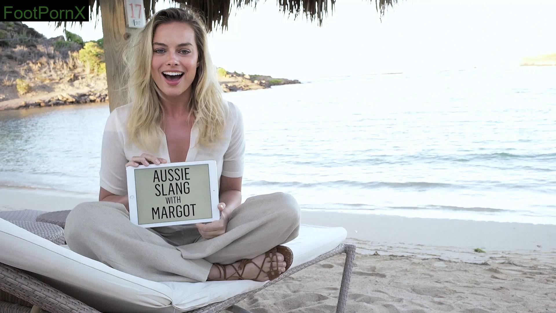 margot robbie feet photo 8