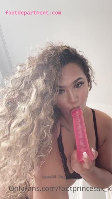 footprincessx_x super oily soles sexy as fuck