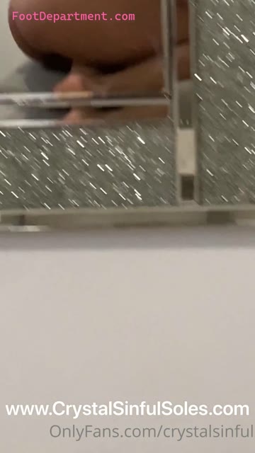 crystalsinful booty and feet tease in bathroom