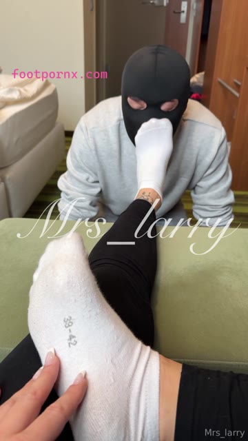 mrs_larry footworship and footjobs 18