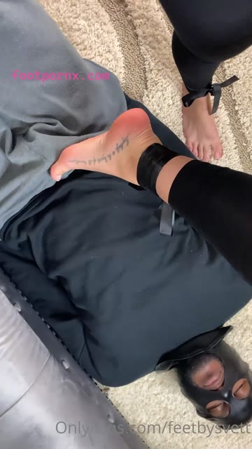 feetbysvett gets her feet worshipped by foot boy 3