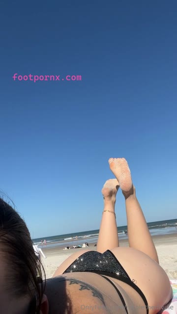 nicolethedivine pretty white girl feet soles 90